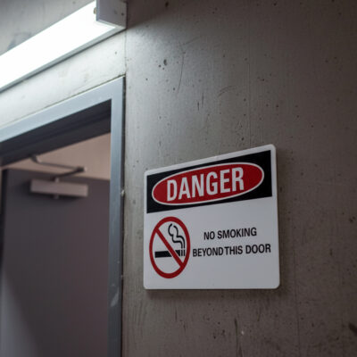 No smoking beyond this door English